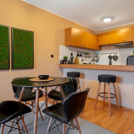 Cosy Green Apt Close To Macedonia Square Sofia Buitenkant foto